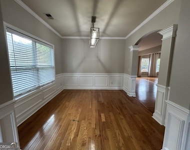 759 Lynnfield Drive - Photo Thumbnail 2