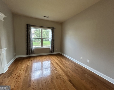 759 Lynnfield Drive - Photo Thumbnail 4