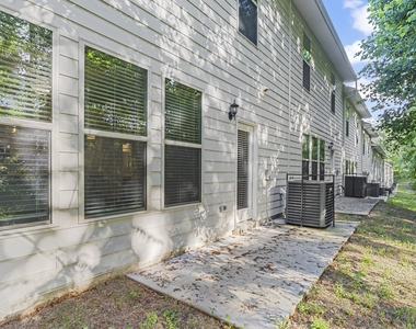 2586 Mills Commons Drive - Photo Thumbnail 19