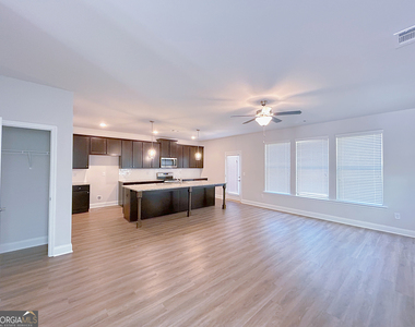 2586 Mills Commons Drive - Photo Thumbnail 2