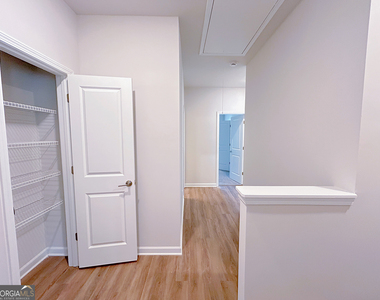 2586 Mills Commons Drive - Photo Thumbnail 7