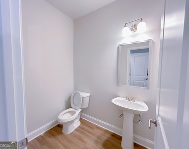 2586 Mills Commons Drive - Photo Thumbnail 5