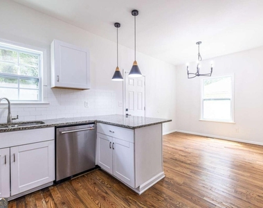 1146 Ira Street Sw - Photo Thumbnail 6