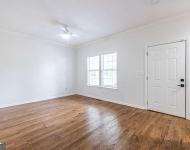 1146 Ira Street Sw - Photo Thumbnail 3