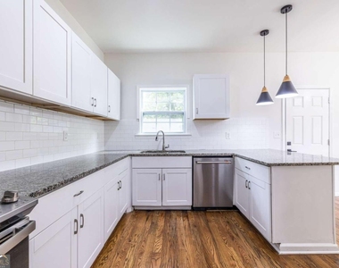 1146 Ira Street Sw - Photo Thumbnail 5