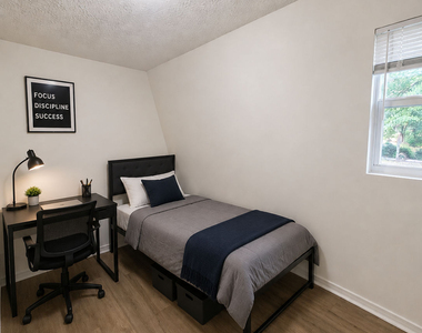 232 Rustwood Drive - Photo Thumbnail 2