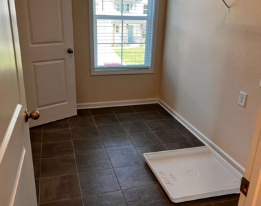 3755 Crestland Lane - Photo Thumbnail 12