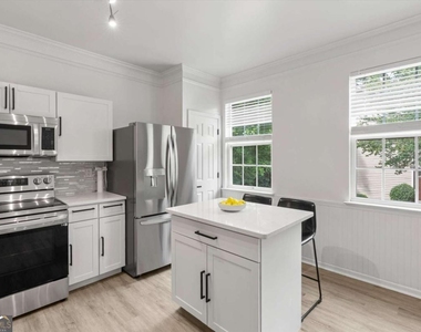 6720 Stoneleigh Way - Photo Thumbnail 12