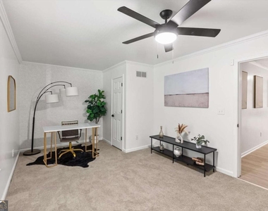 6720 Stoneleigh Way - Photo Thumbnail 5