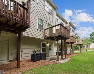 6720 Stoneleigh Way - Photo Thumbnail 29