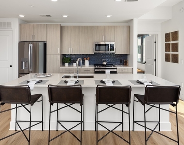 200 Nerem Street Nw - Photo Thumbnail 4