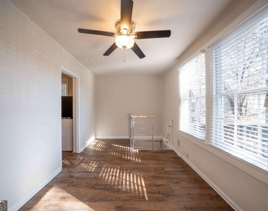 716 Lakeview Avenue Ne - Photo Thumbnail 7