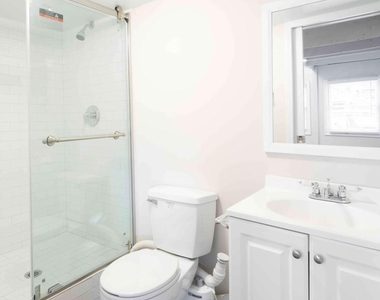 716 Lakeview Avenue Ne - Photo Thumbnail 13