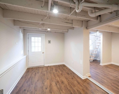 716 Lakeview Avenue Ne - Photo Thumbnail 11