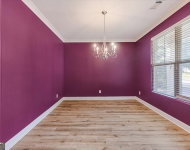 250 Jackson Avenue - Photo Thumbnail 2