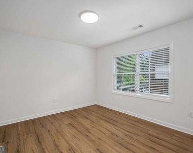 704 Durant Place Ne - Photo Thumbnail 19
