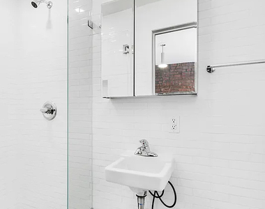 Christopher St, New York, NY 10014 - Photo Thumbnail 4