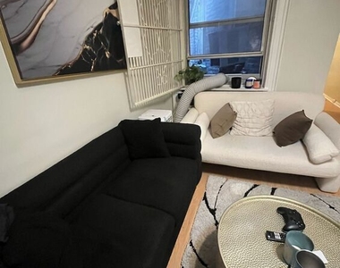31 East 30th Street - Photo Thumbnail 2
