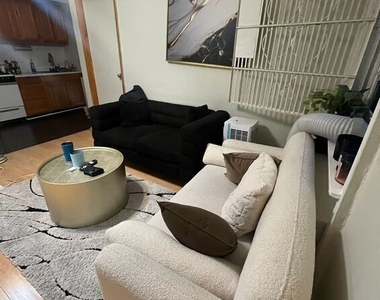 31 East 30th Street - Photo Thumbnail 5