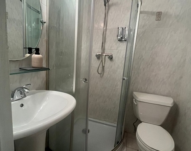 31 East 30th Street - Photo Thumbnail 3