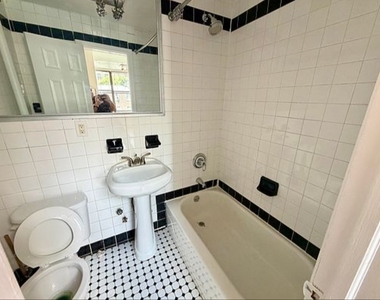 31 West 8th Street - Photo Thumbnail 3