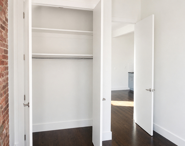 3021 Tilden Avenue - Photo Thumbnail 5