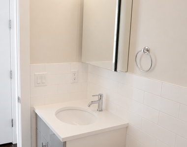 3021 Tilden Avenue - Photo Thumbnail 6