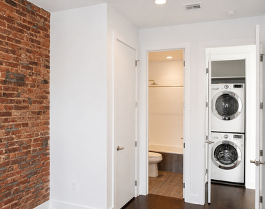 3021 Tilden Avenue - Photo Thumbnail 4