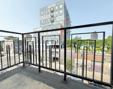 340 Irving Avenue - Photo Thumbnail 7