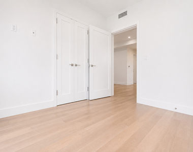 85 Rogers Avenue - Photo Thumbnail 4