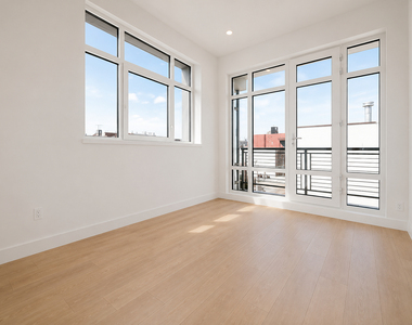 85 Rogers Avenue - Photo Thumbnail 5