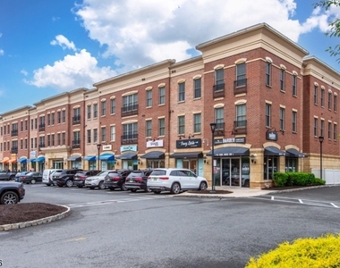545 Morris Ave - Photo Thumbnail 20