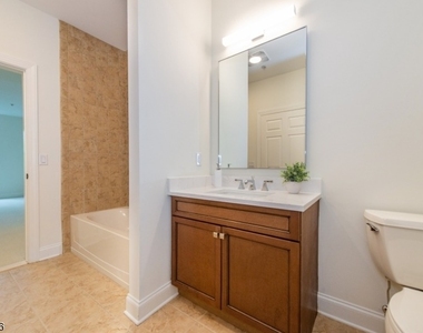 545 Morris Ave - Photo Thumbnail 17