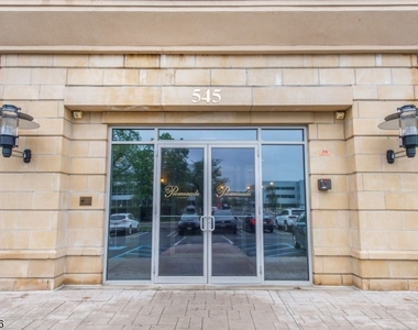 545 Morris Ave - Photo Thumbnail 19