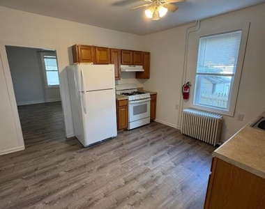 43 2nd St - Photo Thumbnail 4