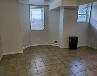 81 Western Ave - Photo Thumbnail 6