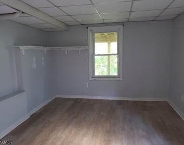 81 Western Ave - Photo Thumbnail 10
