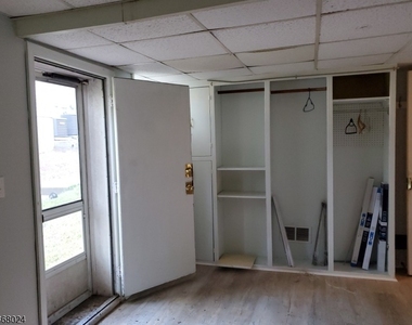 81 Western Ave - Photo Thumbnail 9