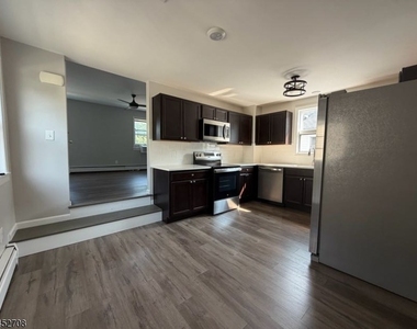 723 North Ave - Photo Thumbnail 1