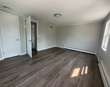 723 North Ave - Photo Thumbnail 7