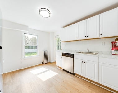 37 Bowers Ln - Photo Thumbnail 11