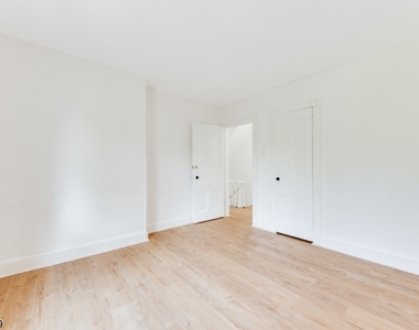 37 Bowers Ln - Photo Thumbnail 16