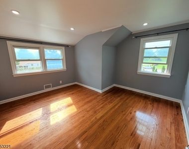 57 Normandy Heights Rd - Photo Thumbnail 14