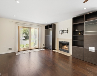 2501 Vroom Dr - Photo Thumbnail 6