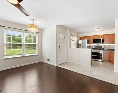 2501 Vroom Dr - Photo Thumbnail 5