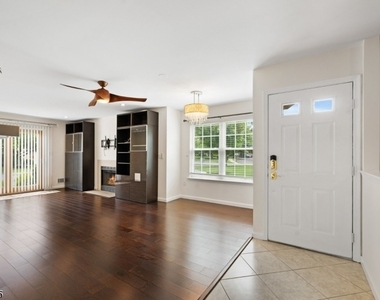 2501 Vroom Dr - Photo Thumbnail 2