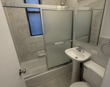 East 83rd Street - Photo Thumbnail 6