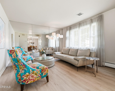 470 Monmouth Place - Photo Thumbnail 7