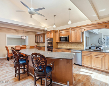 470 Monmouth Place - Photo Thumbnail 17