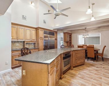 470 Monmouth Place - Photo Thumbnail 18